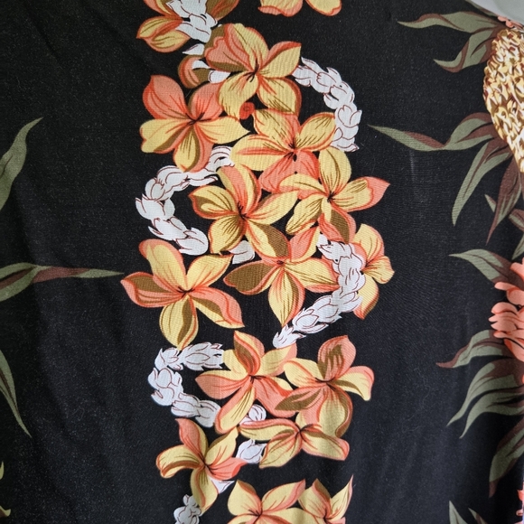 HILO HATTIE | Vintage Hawaiian Tee w/ Pineapple Print sz XL - Picture 3 of 7